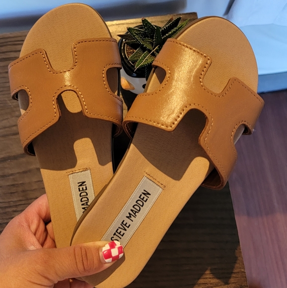 Sandals - Picture 2 of 5
